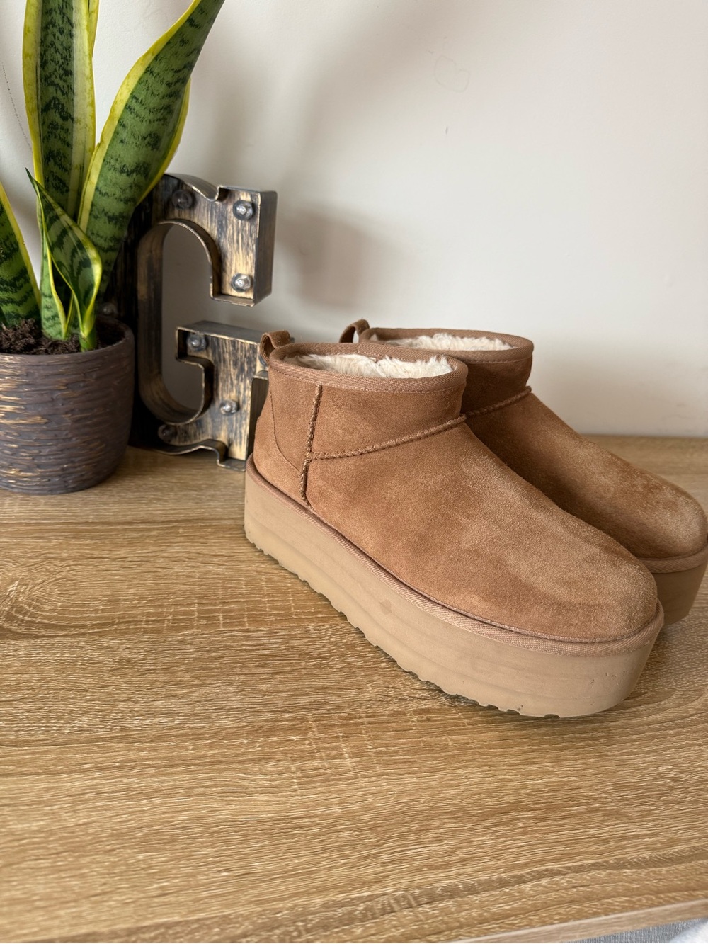 Platform UGG Mini Boots (Chestnut, Women’s 9) - Picture 1 of 8